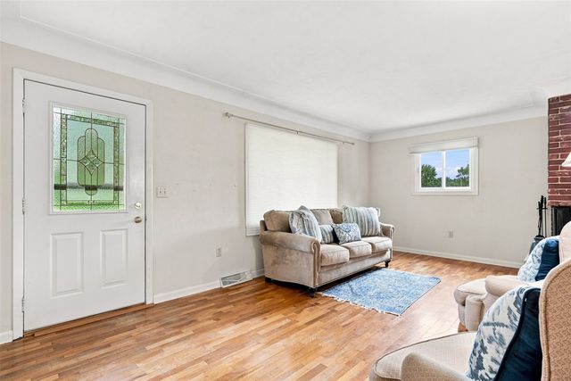 505 S Troy Road, Robins, IA 52328
