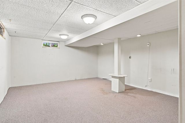 505 S Troy Road, Robins, IA 52328