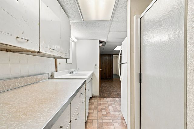 505 S Troy Road, Robins, IA 52328