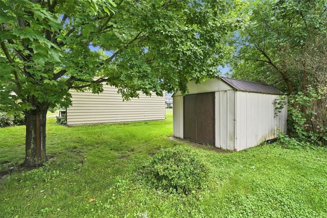 505 S Troy Road, Robins, IA 52328