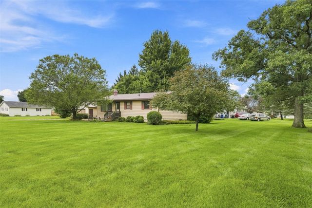 505 S Troy Road, Robins, IA 52328