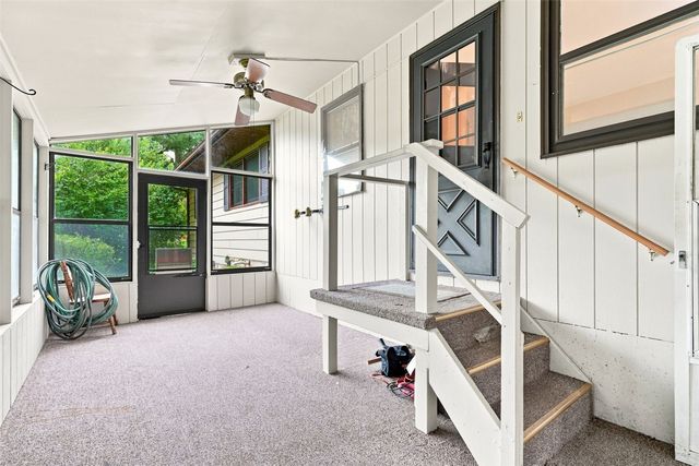 505 S Troy Road, Robins, IA 52328