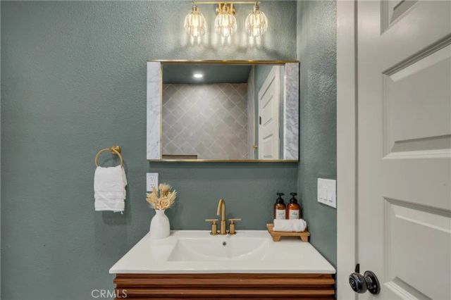 520 E 8th Street, Corona, CA 92879