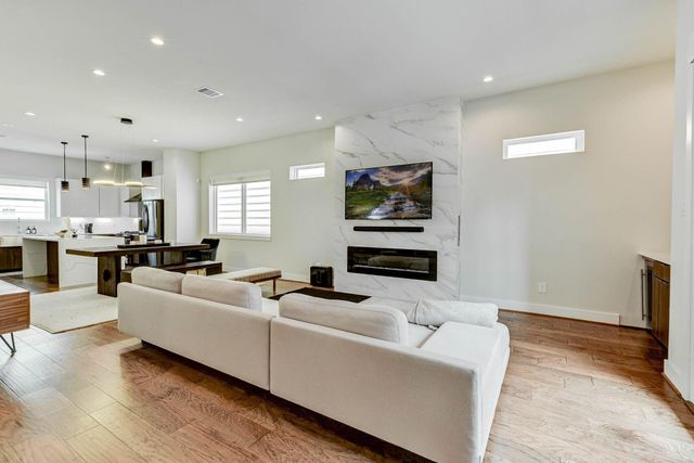 5857 Dolores Street, Houston, TX 77057