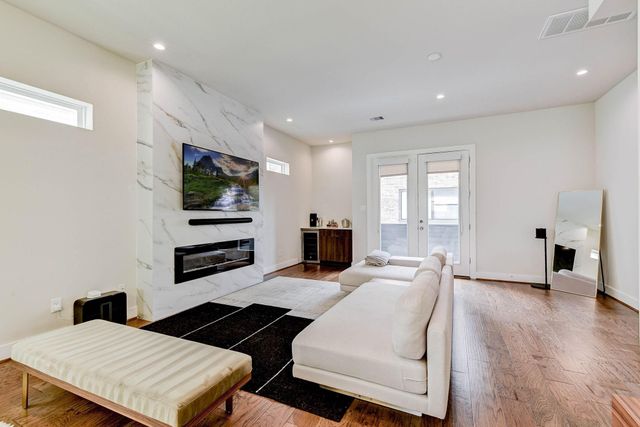 5857 Dolores Street, Houston, TX 77057