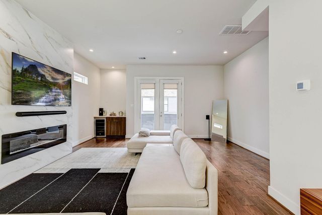 5857 Dolores Street, Houston, TX 77057