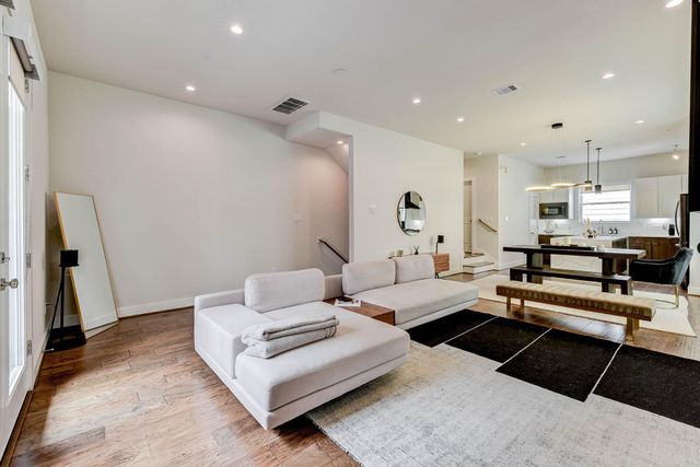 5857 Dolores Street, Houston, TX 77057