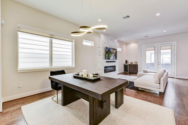 5857 Dolores Street, Houston, TX 77057