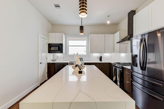 5857 Dolores Street, Houston, TX 77057