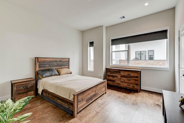 5857 Dolores Street, Houston, TX 77057