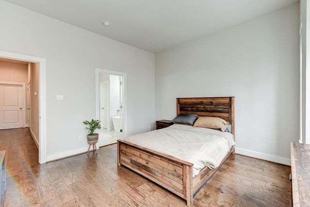 5857 Dolores Street, Houston, TX 77057