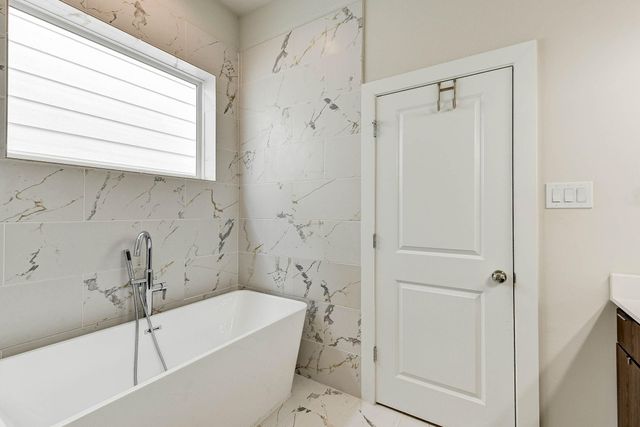 5857 Dolores Street, Houston, TX 77057