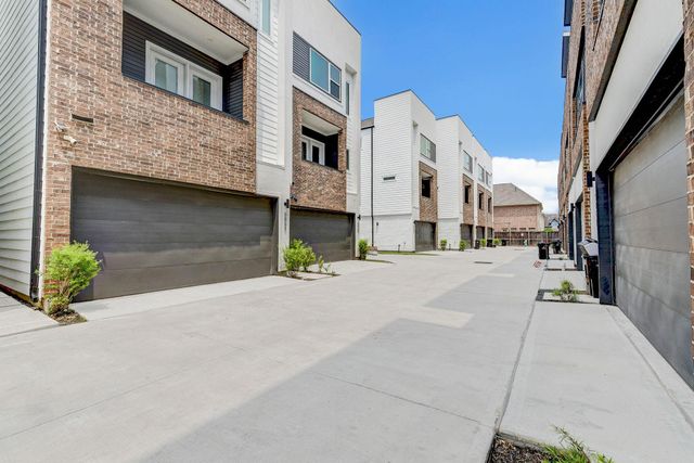 5857 Dolores Street, Houston, TX 77057