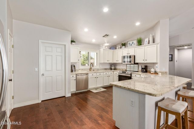 8616 E Ocaso Avenue, Mesa, AZ 85212