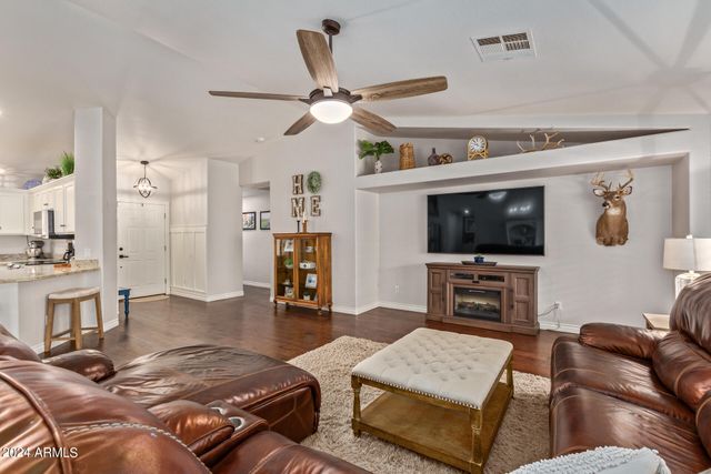 8616 E Ocaso Avenue, Mesa, AZ 85212