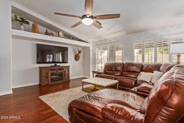 8616 E Ocaso Avenue, Mesa, AZ 85212