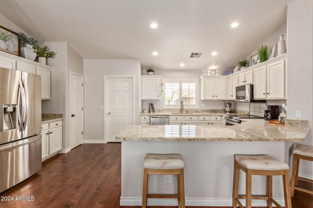 8616 E Ocaso Avenue, Mesa, AZ 85212