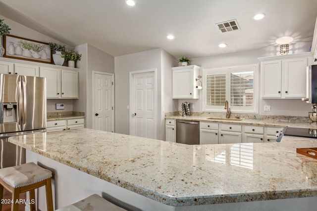 8616 E Ocaso Avenue, Mesa, AZ 85212