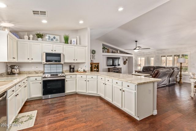 8616 E Ocaso Avenue, Mesa, AZ 85212