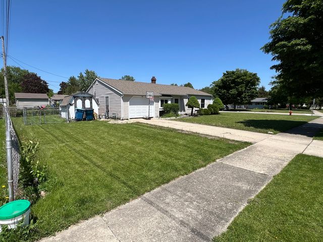 757 Crestwood Drive, Aurora, IL 60506
