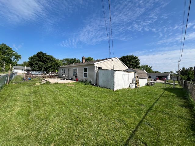 757 Crestwood Drive, Aurora, IL 60506