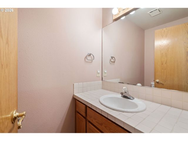 7805 Sw GEARHART Dr, Beaverton, OR 97007