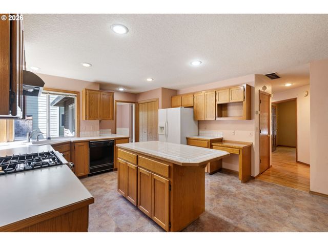 7805 Sw GEARHART Dr, Beaverton, OR 97007