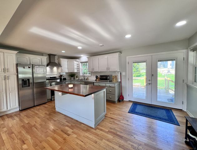 111 Gus Wallace Rd, Bumpus Mills, TN 37028