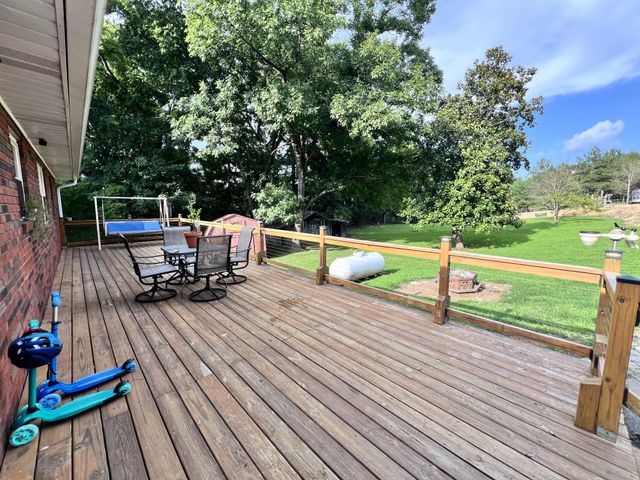 111 Gus Wallace Rd, Bumpus Mills, TN 37028