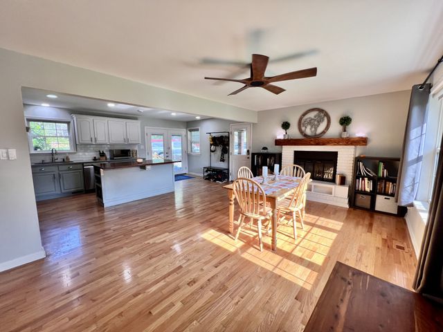 111 Gus Wallace Rd, Bumpus Mills, TN 37028