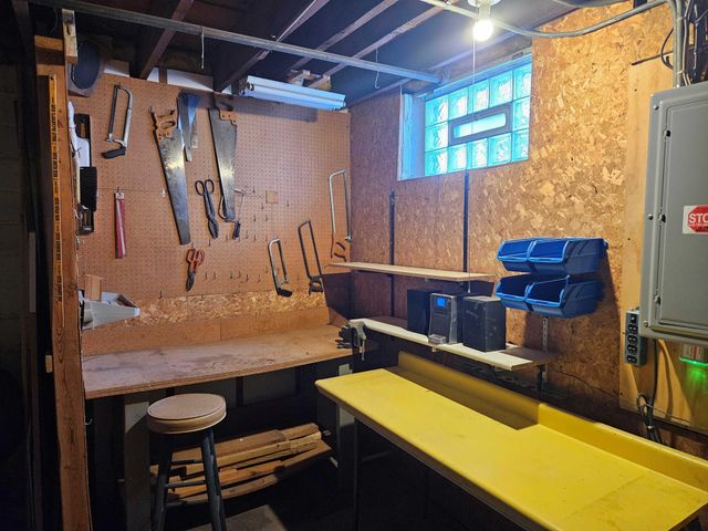 3847 Queen Avenue N, Minneapolis, MN 55412