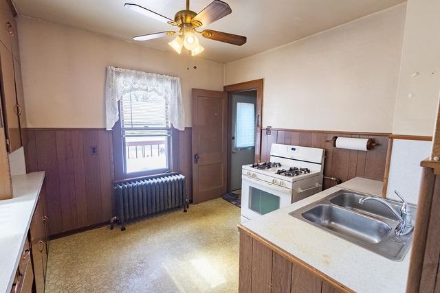 3847 Queen Avenue N, Minneapolis, MN 55412