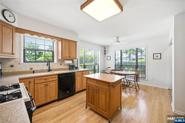 107 Suleski Court, Mahwah, NJ 07430