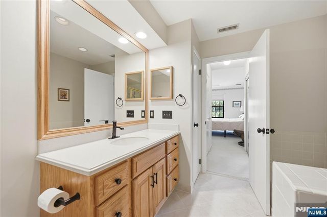 107 Suleski Court, Mahwah, NJ 07430