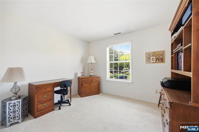 107 Suleski Court, Mahwah, NJ 07430