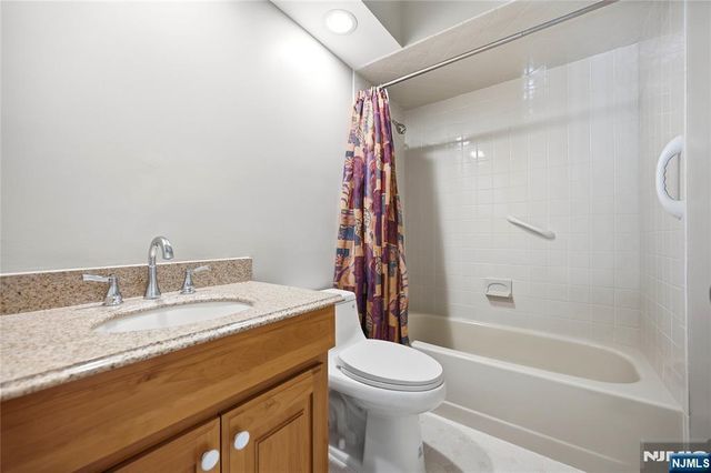 107 Suleski Court, Mahwah, NJ 07430