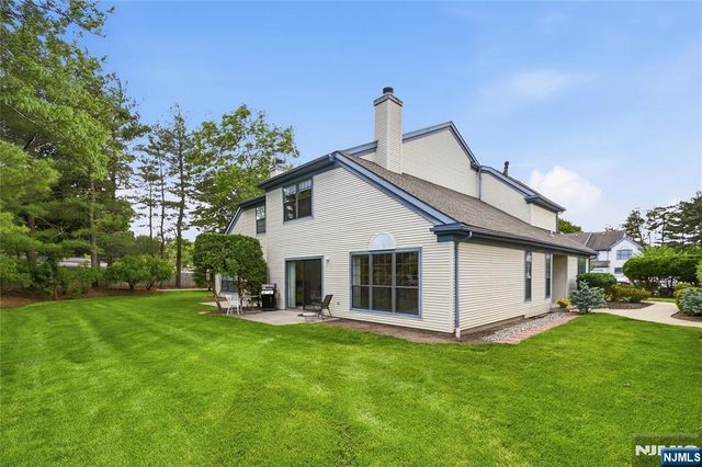 107 Suleski Court, Mahwah, NJ 07430
