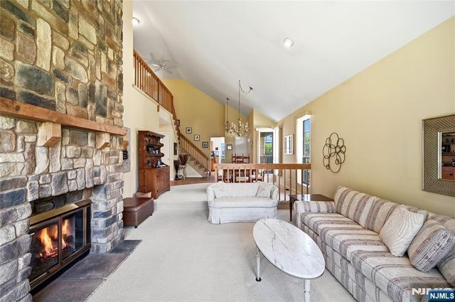 107 Suleski Court, Mahwah, NJ 07430