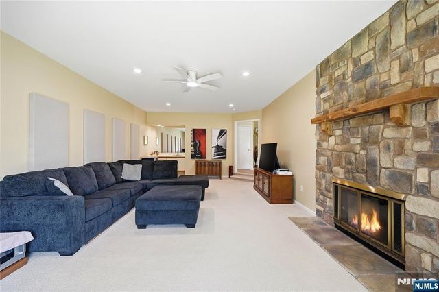 107 Suleski Court, Mahwah, NJ 07430