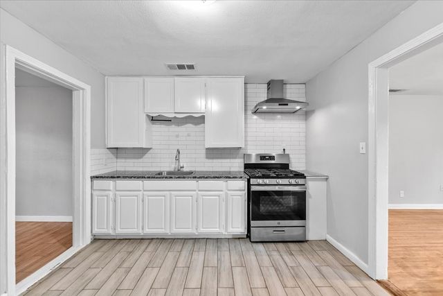 3233 New York Avenue, Fort Worth, TX 76110