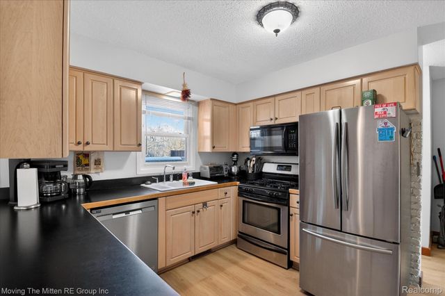 13153 Lake Point Boulevard, Van Buren Charter Township, MI 48111