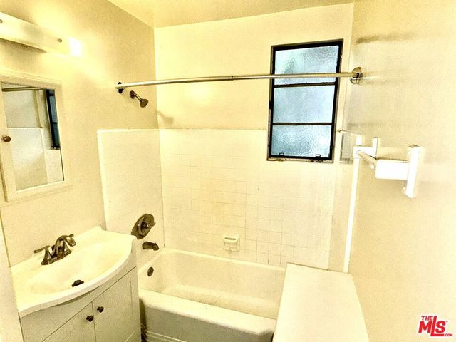 2618 Prospect Avenue, La Crescenta, CA 91214