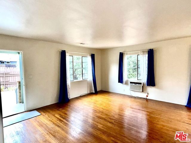 2618 Prospect Avenue, La Crescenta, CA 91214