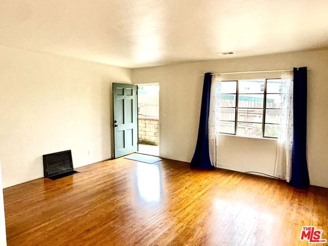 2618 Prospect Avenue, La Crescenta, CA 91214