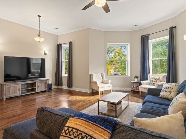 4520 S King Drive 4B, Chicago, IL 60653