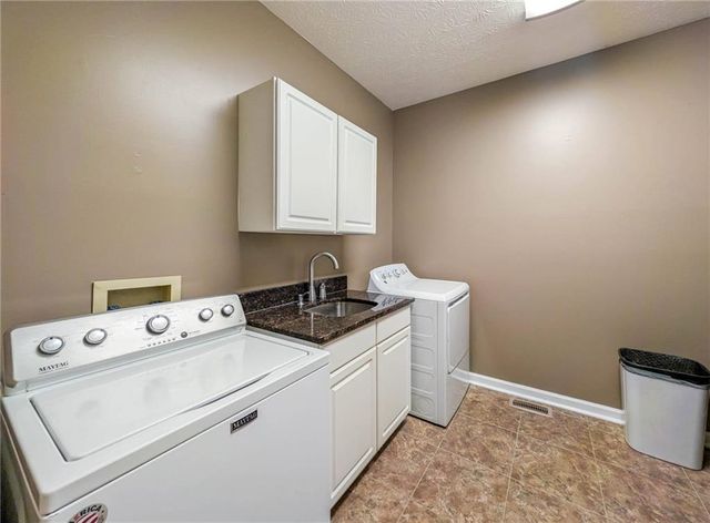 1251 Bridgewater Walk, Snellville, GA 30078