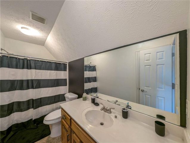 1251 Bridgewater Walk, Snellville, GA 30078