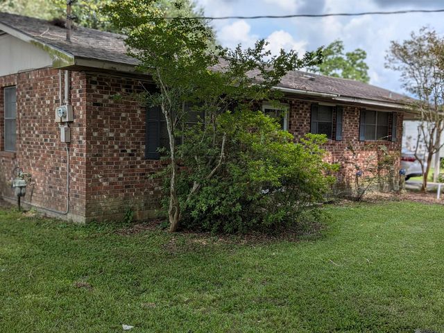 15202 Melrose Dr, Prairieville, LA 70769