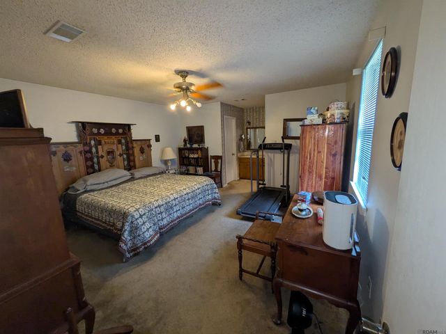 15202 Melrose Dr, Prairieville, LA 70769