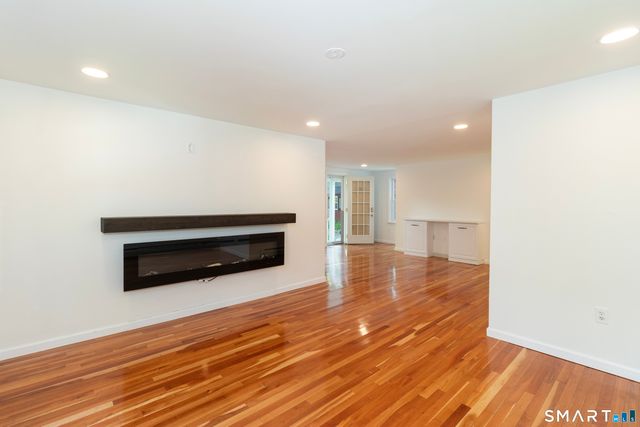 150 Chestnut Street, Branford, CT 06405